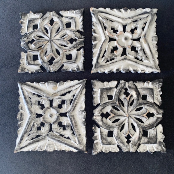 Other - Snowflake Drink Coasters Wooden Gray White Hombre Set of 4